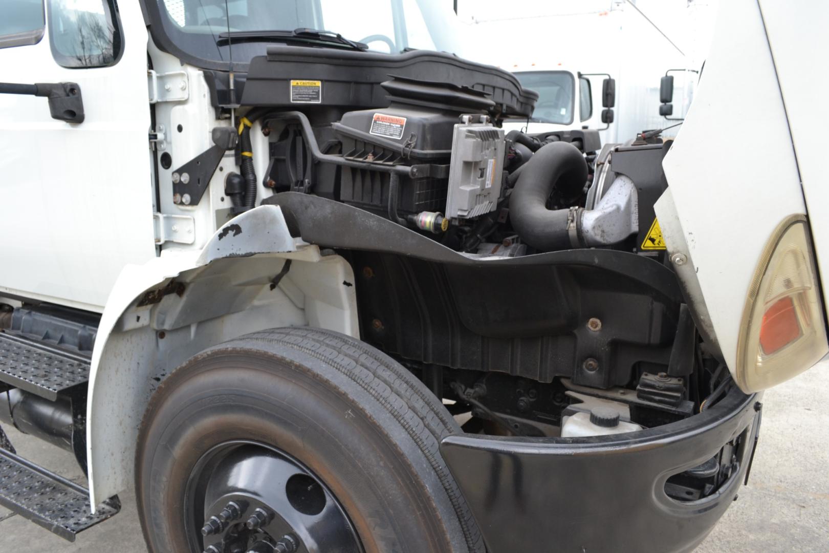 2014 WHITE /BLACK INTERNATIONAL 4300 with an DT466 7.6L 230HP engine, ALLISON 2100HS AUTOMATIC transmission, located at 9172 North Fwy, Houston, TX, 77037, (713) 910-6868, 29.887470, -95.411903 - Photo#8